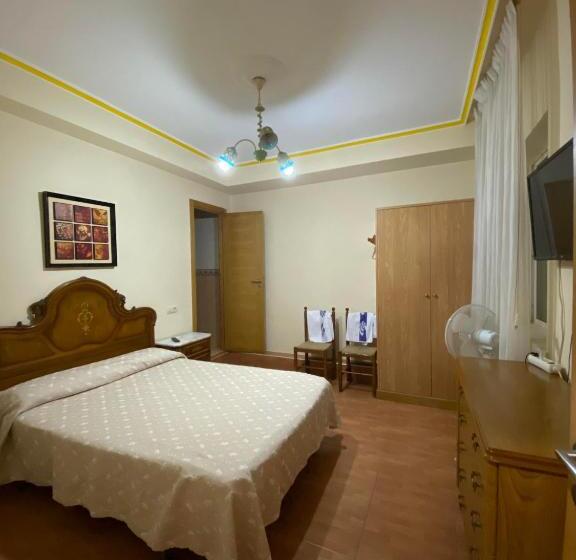 이코노미 룸, Pensión Santa Clara