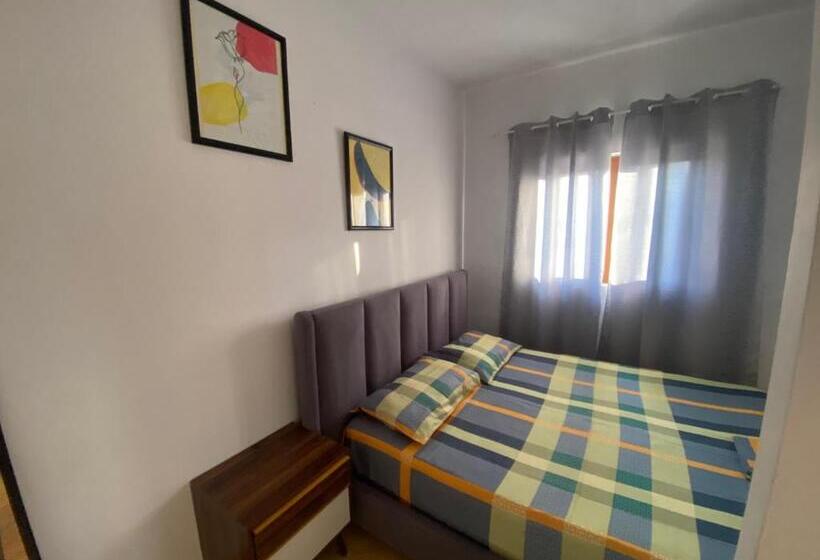 דירת חדר, Vila Tani