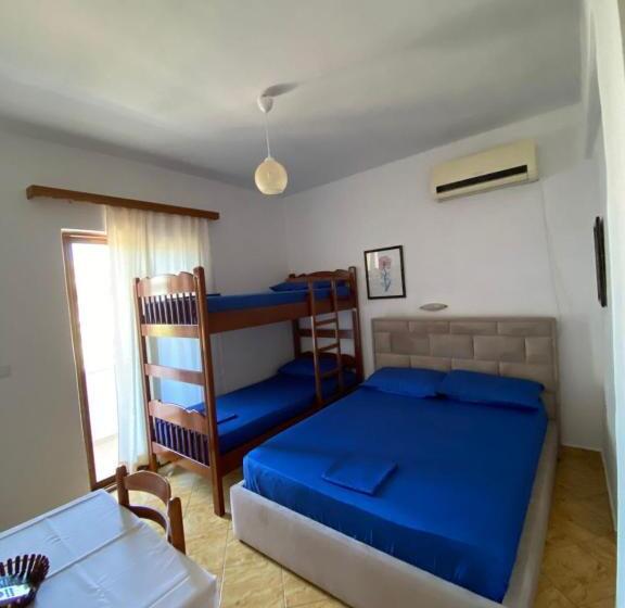 סטודיו משפחתי, Vila Tani