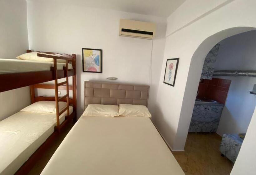 استودیو خانوادگی, Vila Tani
