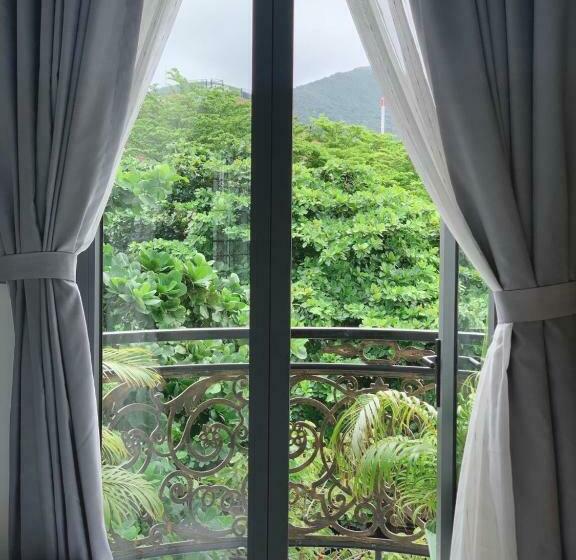 اتاق استاندارد سه تخته با بالکن, Dương Thanh Bình