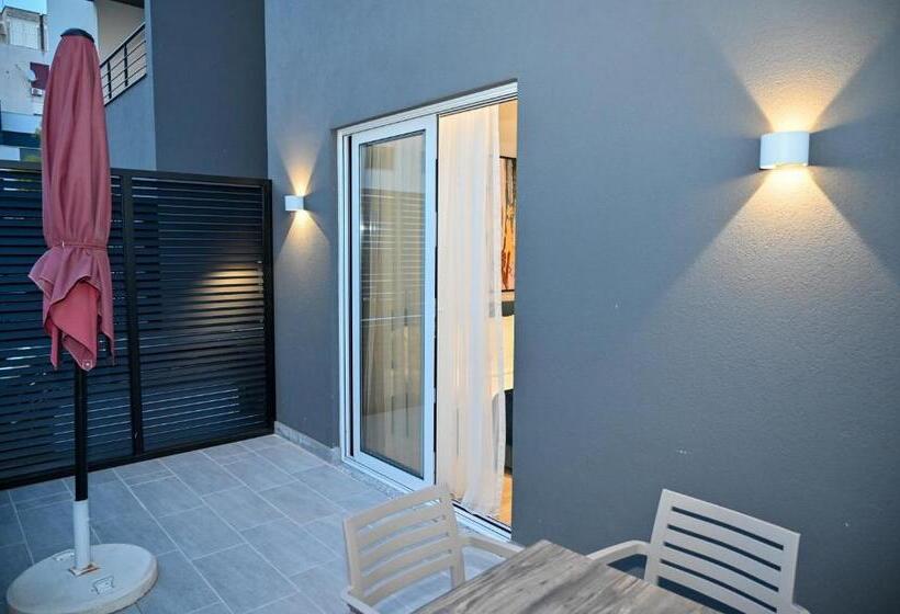 غرفة عائلية, Vino