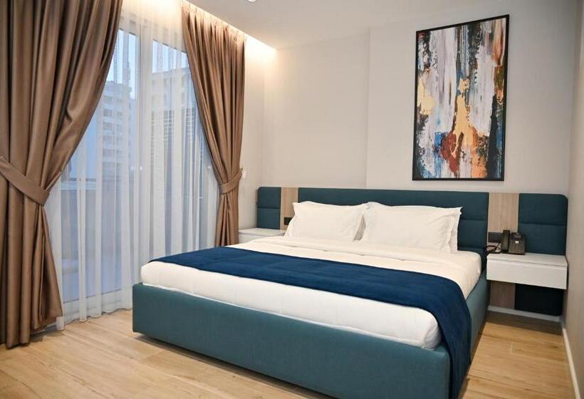 غرفة عائلية, Vino