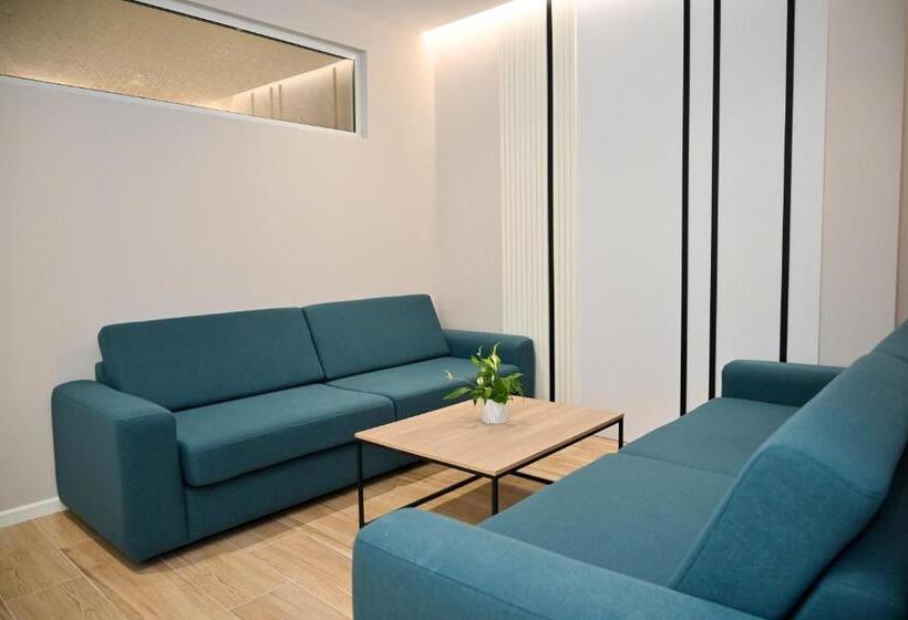 غرفة عائلية, Vino