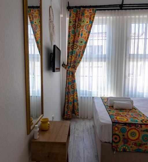 اتاق استاندارد با چشمانداز باغ, Bozcaada E2 Deniz Otel