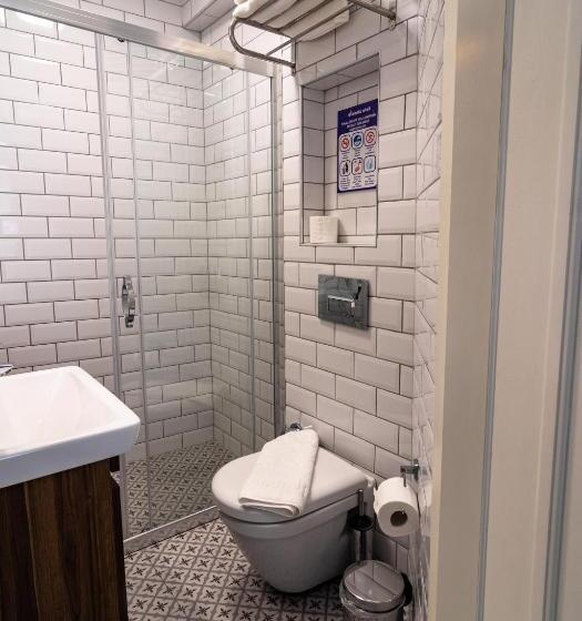 اتاق استاندارد سه تخته با چشمانداز باغ, Bozcaada E2 Deniz Otel