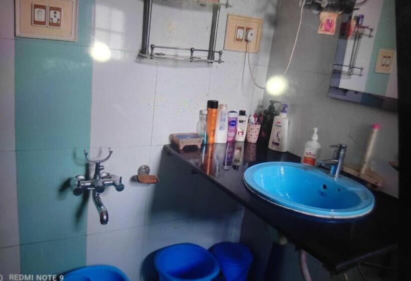 Quarto Triplo Clássico, Spot On Motel