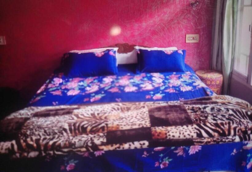 Quarto Triplo Clássico, Spot On Motel