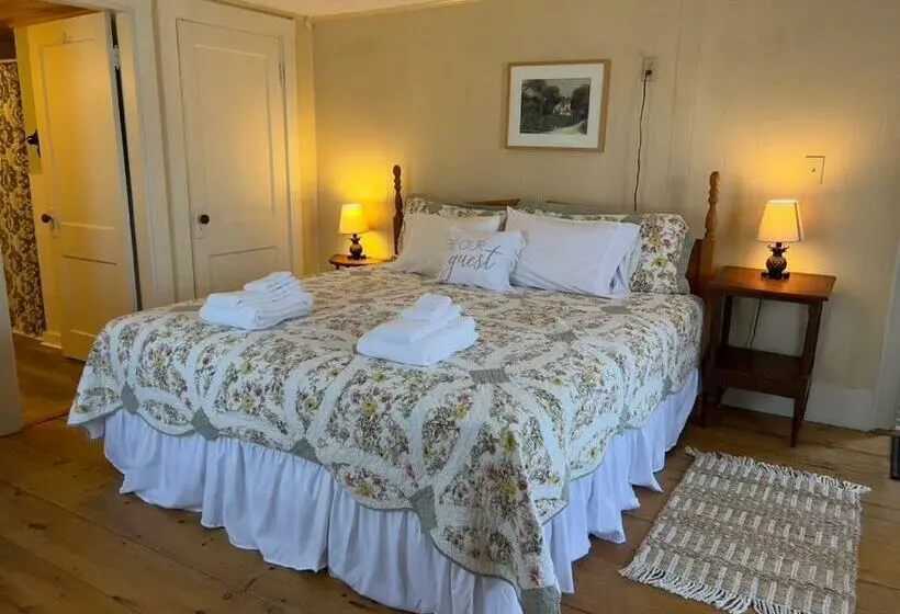 キングサイズベッドのスタンダードルーム, The Cornish Inn