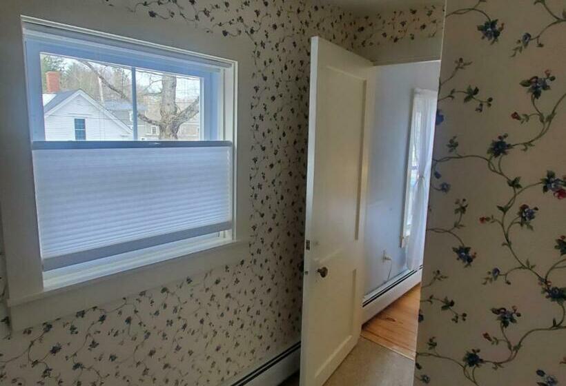 غرفة قياسية, The Cornish Inn