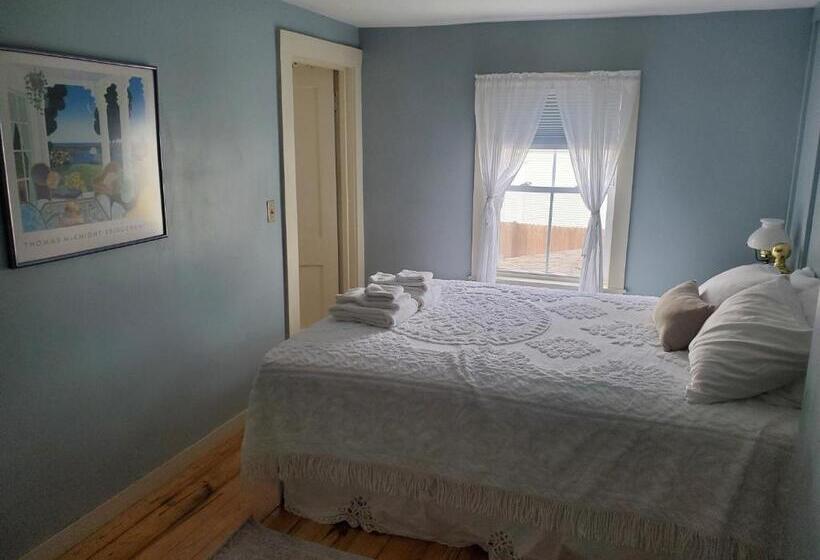 غرفة قياسية, The Cornish Inn