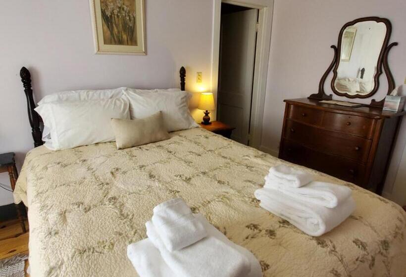 غرفة قياسية, The Cornish Inn