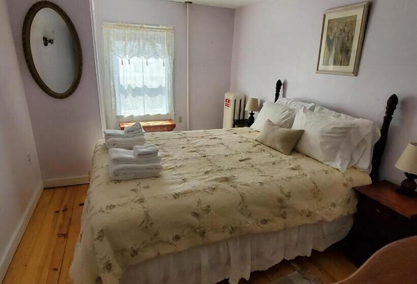 غرفة قياسية, The Cornish Inn