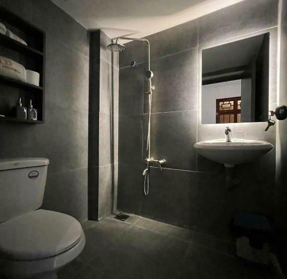 اتاق خانوادگی, Bob