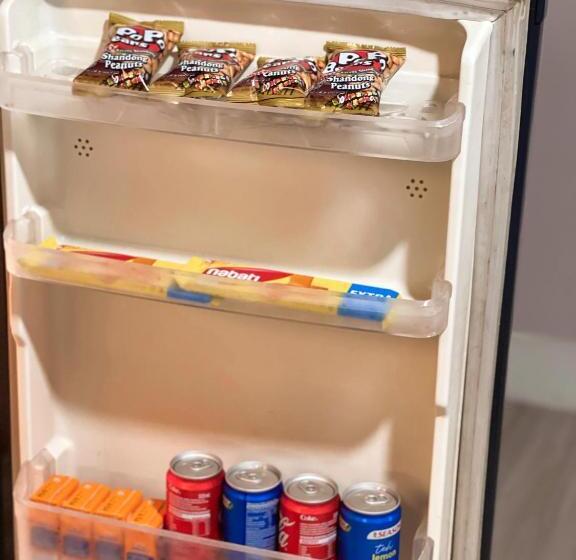 Suíte 3 Quartos, The Avenue M