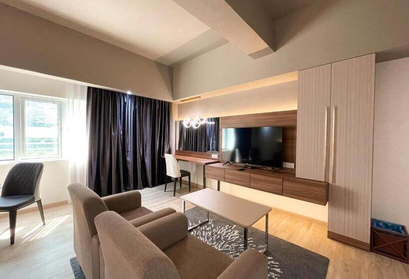 Suíte Executivo, The Avenue M