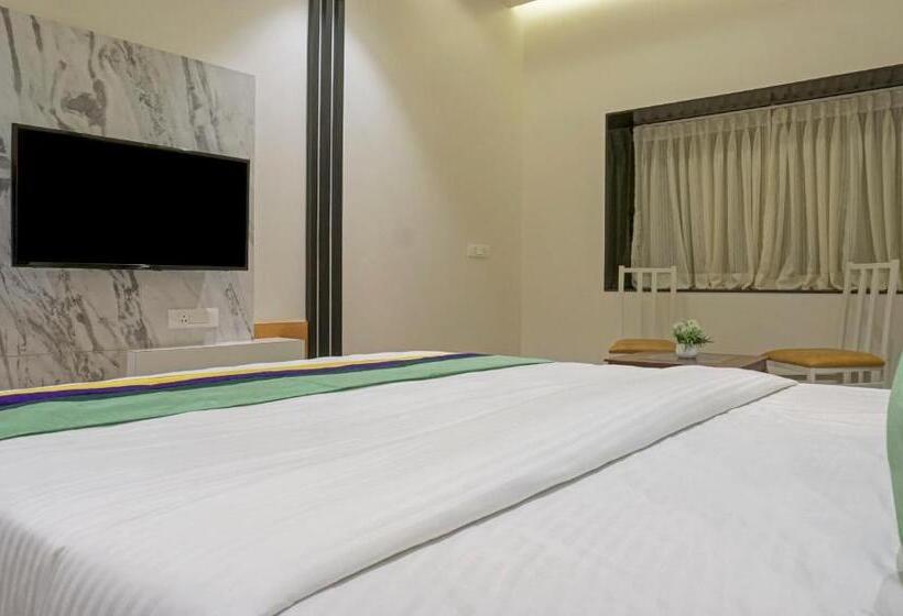 Номер Deluxe, Treebo The Utsav, Nashik