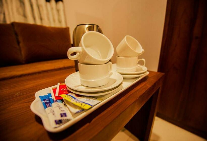 غرفة ديلوكس مزودة بشرفة, C B S Resort Udawalawe