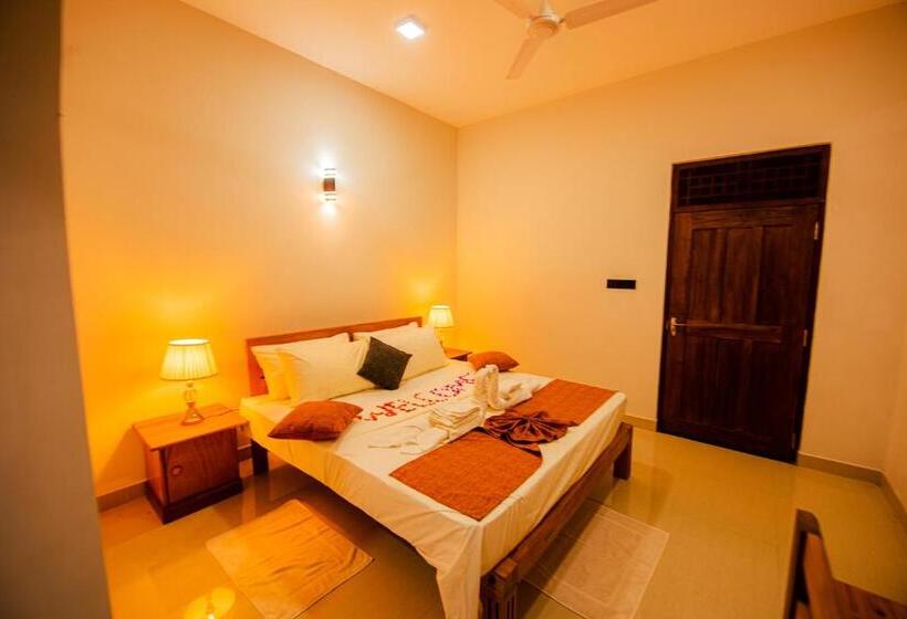 غرفة ديلوكس مزودة بشرفة, C B S Resort Udawalawe