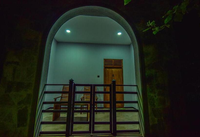 غرفة ديلوكس مزودة بشرفة, C B S Resort Udawalawe