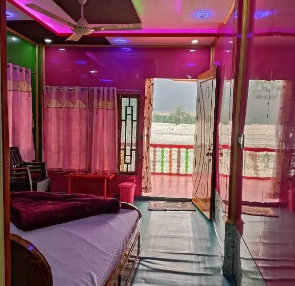 デラックストリプルルーム, O Wild Flower Home Stay