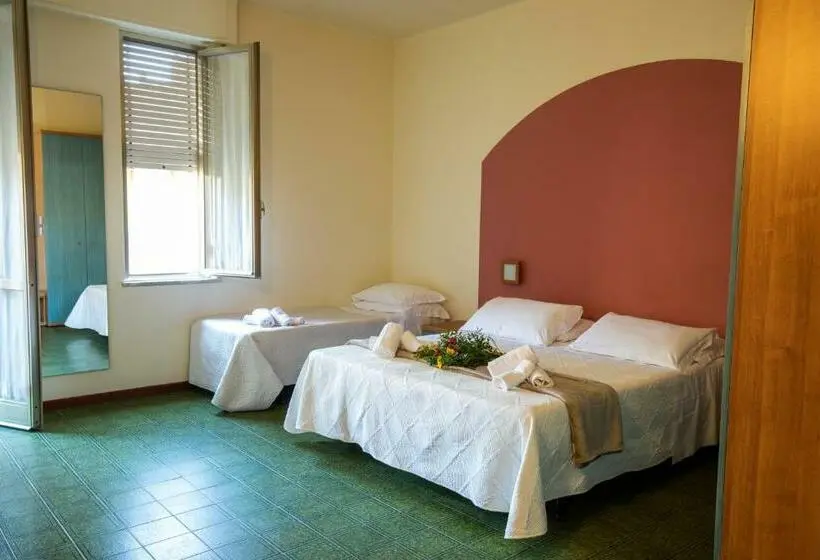 スタンダードトリプルルーム, Xxv Aprile Casa Per Ferie