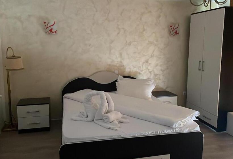 Дом 1 Спальня, Casa Voronet