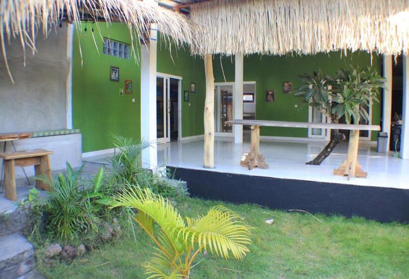 מיטה בחדר משותף, Black Sand Hostel Amed