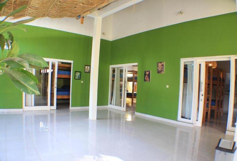 מיטה בחדר משותף, Black Sand Hostel Amed