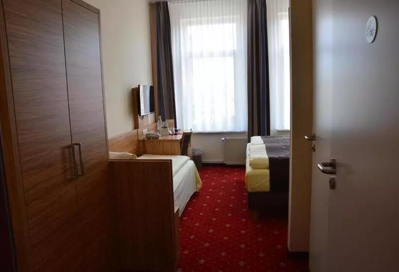 اتاق استاندارد سه نفره, Altstadthotel Harburg