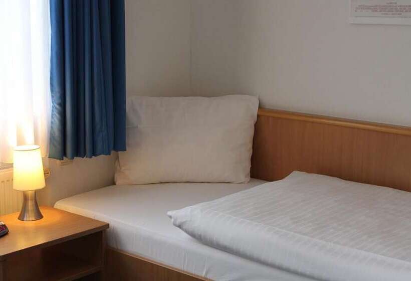 חדר סטנדרט יחיד, Filmhotel Lili Marleen