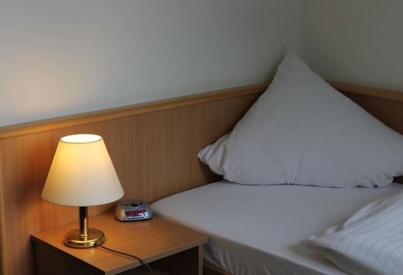 חדר סטנדרט יחיד, Filmhotel Lili Marleen