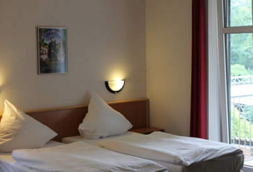 Номер Стандарт, Filmhotel Lili Marleen