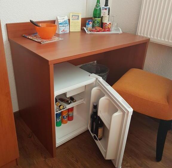 单人经济间, Amber Altstadt