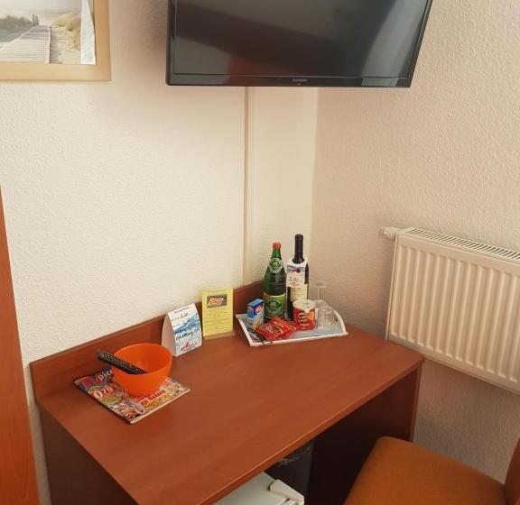 单人经济间, Amber Altstadt