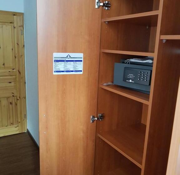 单人经济间, Amber Altstadt