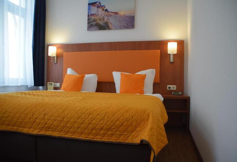 标准间, Amber Altstadt