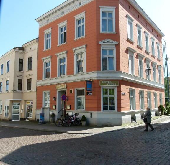 标准间, Amber Altstadt