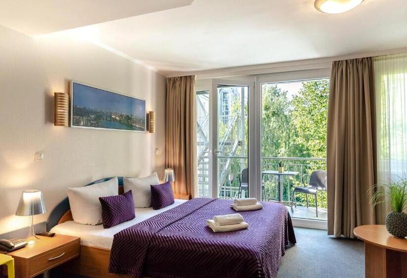 اتاق استاندارد چهار تخته, Ambiente Berlin City