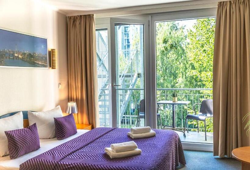 اتاق استاندارد چهار تخته, Ambiente Berlin City