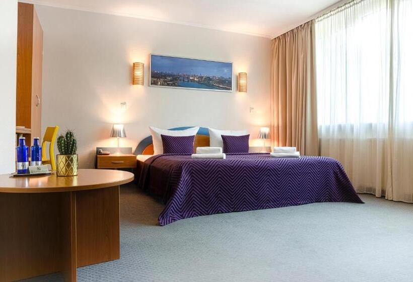 اتاق استاندارد چهار تخته, Ambiente Berlin City