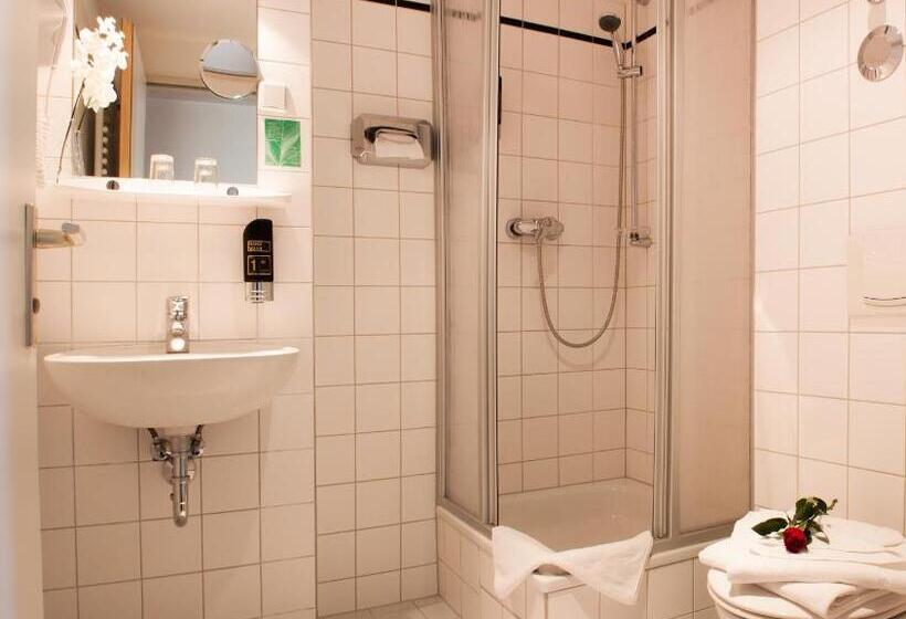 اتاق استاندارد چهار تخته, Ambiente Berlin City