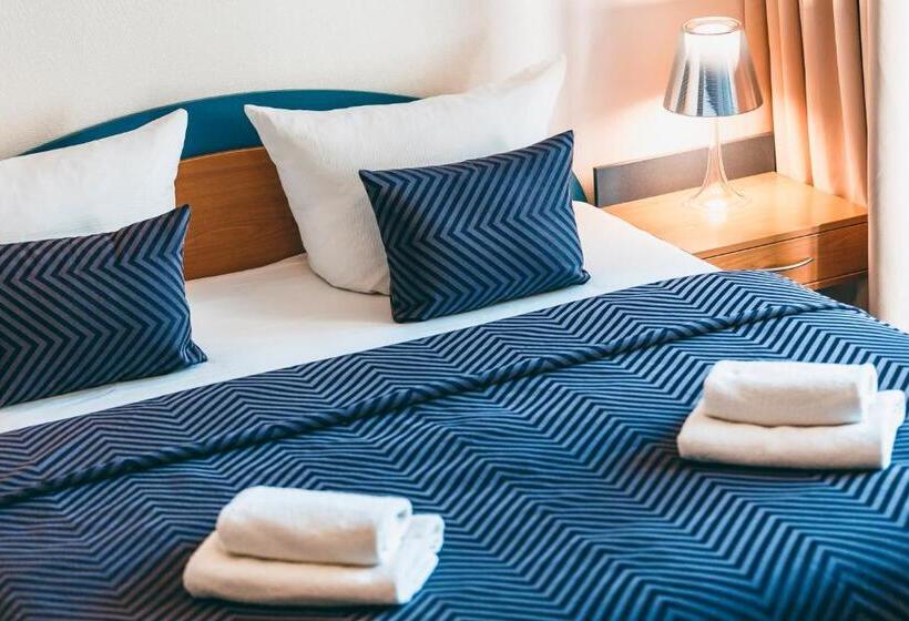 اتاق استاندارد چهار تخته, Ambiente Berlin City