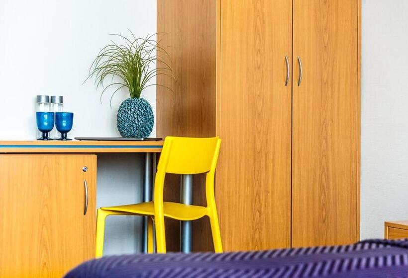 اتاق استاندارد چهار تخته, Ambiente Berlin City