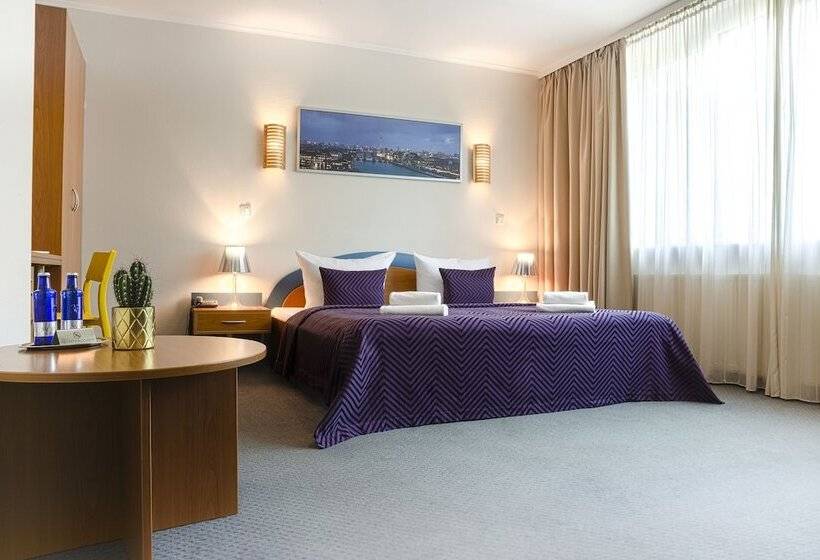 اتاق استاندارد چهار تخته, Ambiente Berlin City