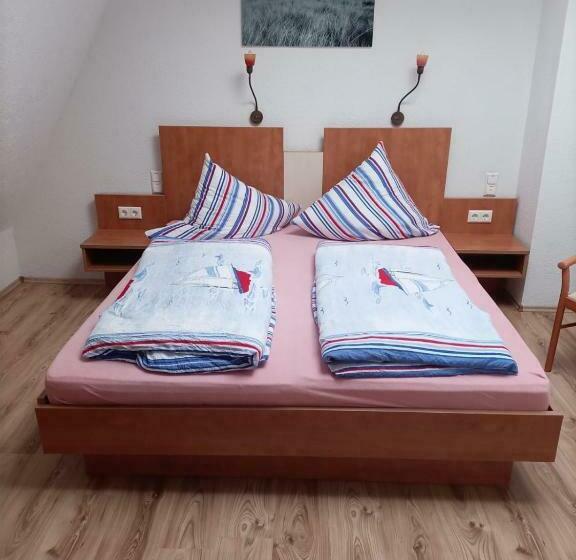 스탠다드 싱글 룸, An Der Karlstadt