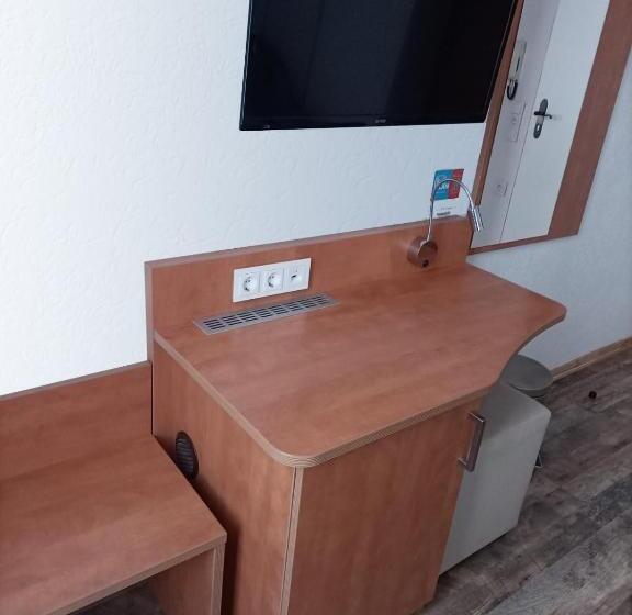 스탠다드 싱글 룸, An Der Karlstadt