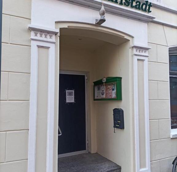 스탠다드 싱글 룸, An Der Karlstadt