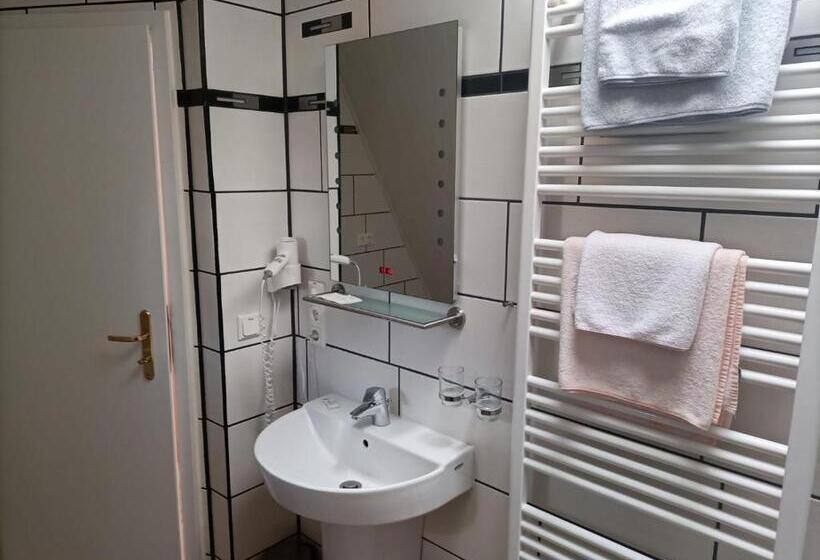 스탠다드 룸, An Der Karlstadt