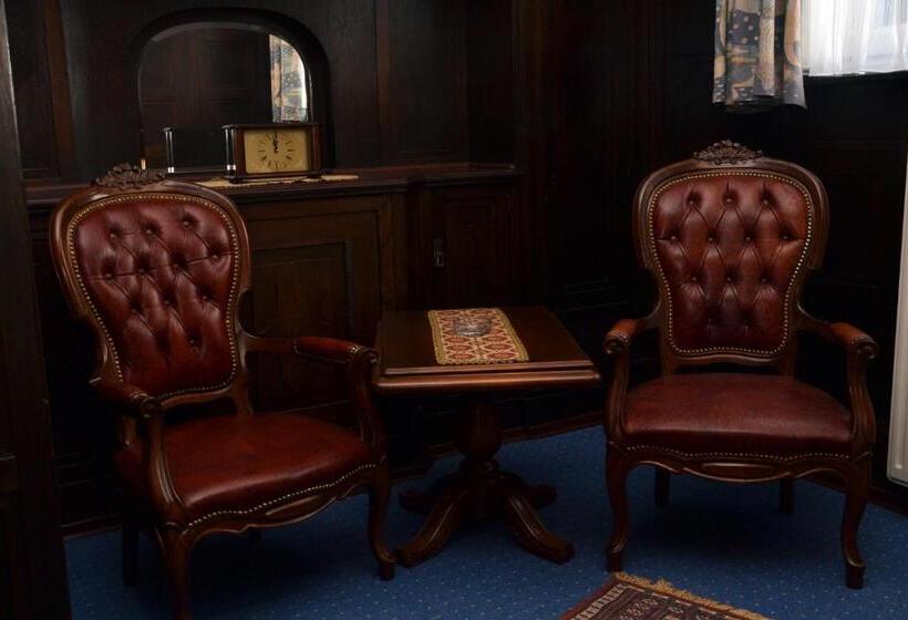 스탠다드 싱글 룸, An Der Karlstadt